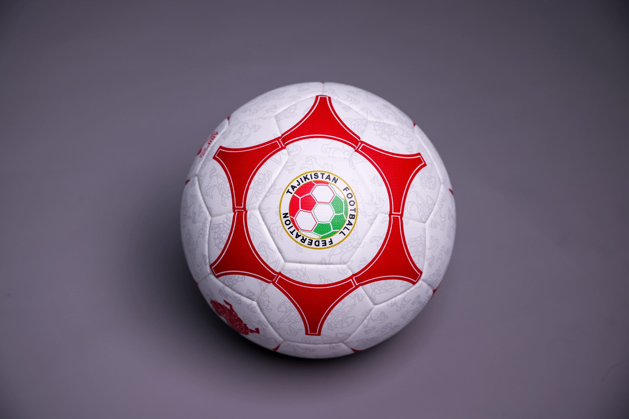 Мяч футбольный профессиональный